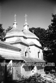 Wooden church. View from south west (Mykola Zharkikh's archive, negatives collection,  588-12. 18.08.1989)